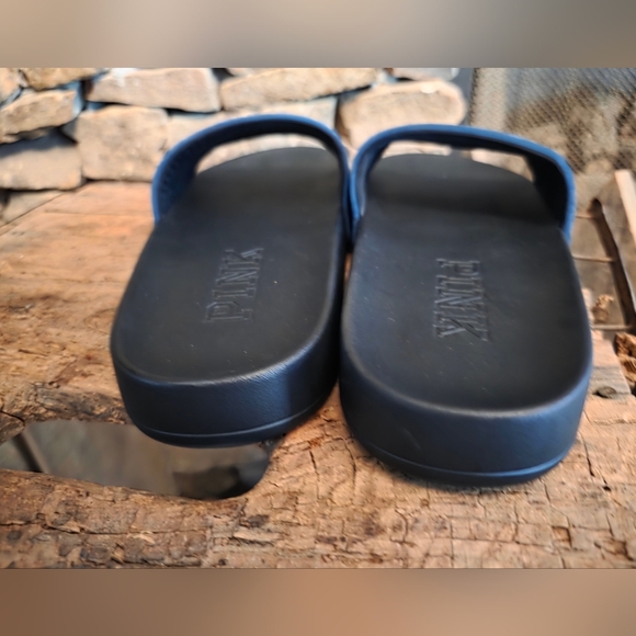 PINK Victoria\'s Secret Blue Patterned Slide Sandals